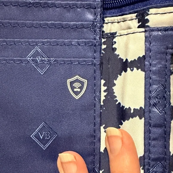 Vera Bradley Navy and White Quilted Wallet - Picture 4 of 5